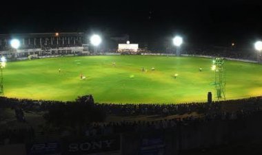 रत्नागिरी शहरातील छत्रपती शिवाजी महाराज स्टेडियम येथे क्रिकेट मैदानाचे पाहणी