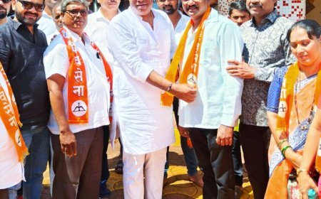 उबाठा गटाचे ग्राहक संरक्षण कक्षचे शहर प्रमूख तुषार लांजेकर यांनी ही आज धनुष्यबाण हाती घेतला