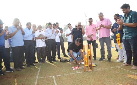 मुंबईत क्रिकेट स्पर्धेचा उद्घाटन सोहळा आमदार व महाराष्ट्र क्रिकेट असोसिएशनचे उपाध्यक्ष श्री.किरणजी सामंत यांच्या हस्ते
